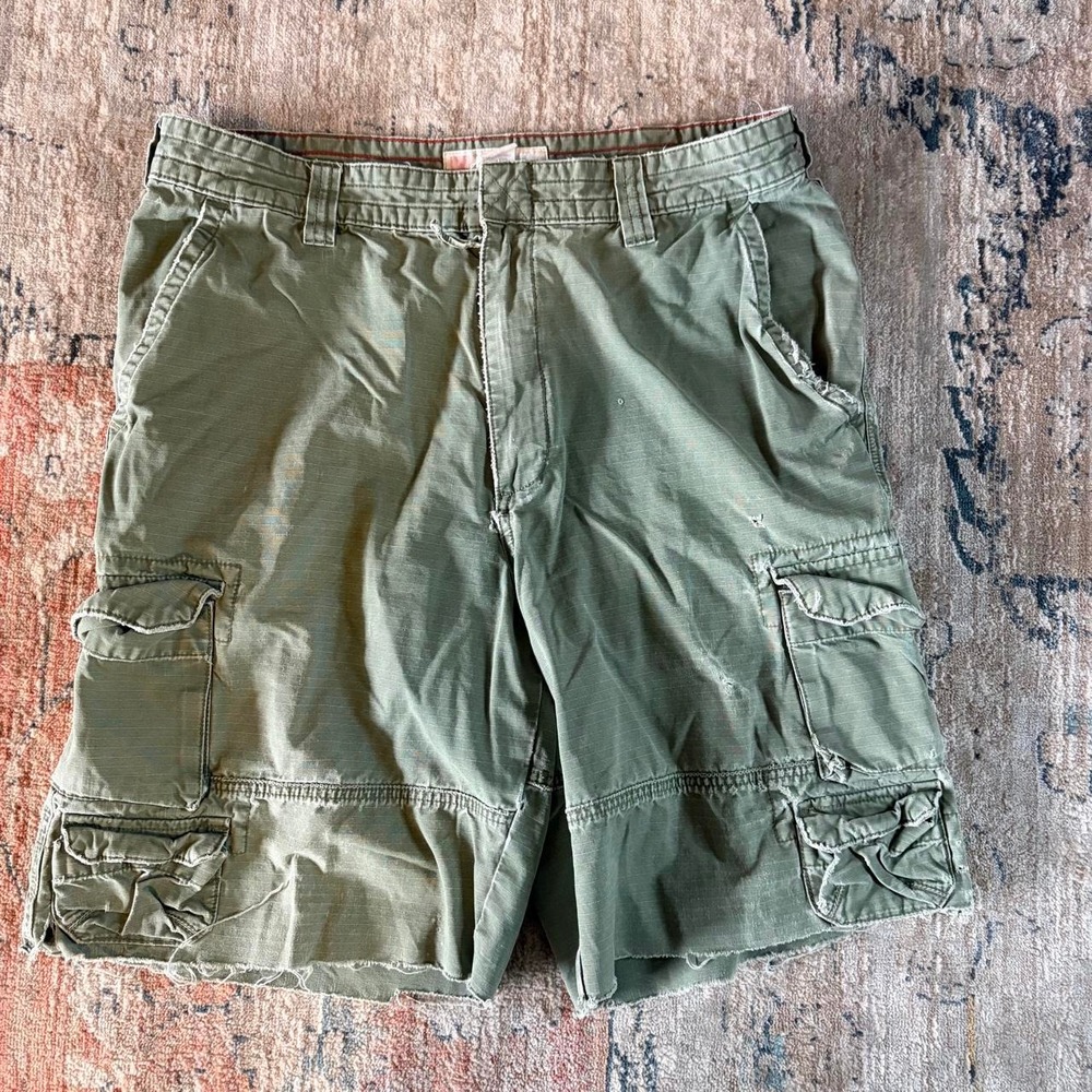 Mossimo Y2K Mens Green Distressed Cargo Shorts Size 34 Skater Grunge Frayed Hem
